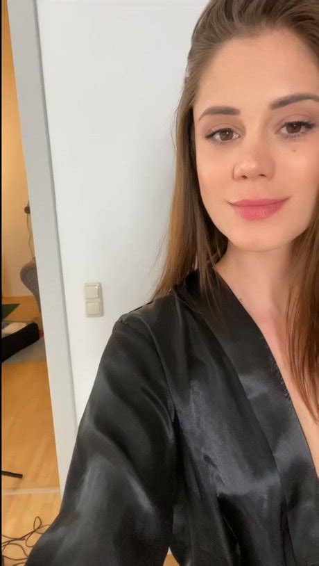 little caprice onlyfans leak|Little Caprice aka littlecaprice OnlyFans leaked video 1630185 on。